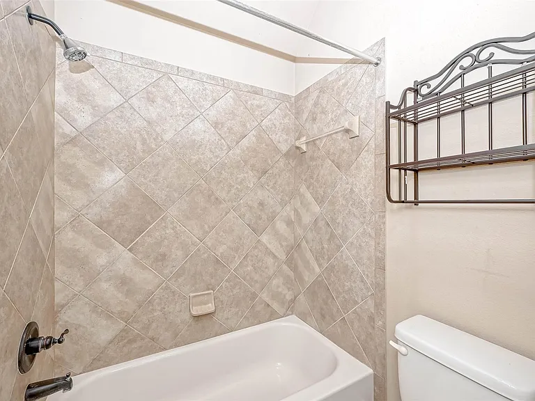 27415 Blinkwood Park — Photo 24