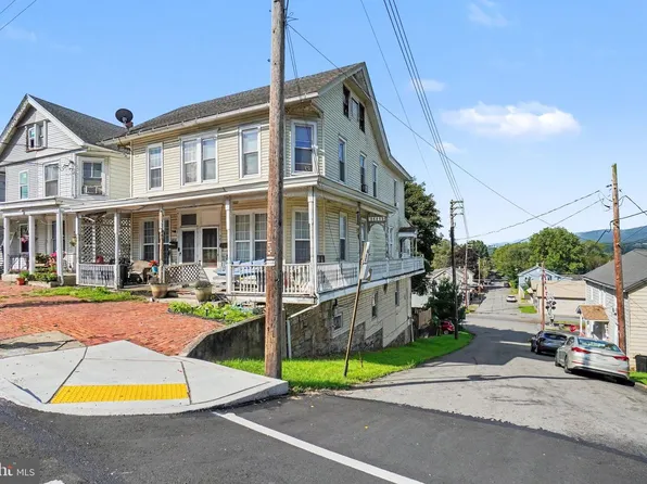 461 Market St, Millersburg, PA 17061