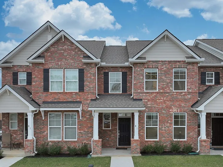 2900 Suzanne Landon Dr #E2 — Photo 2