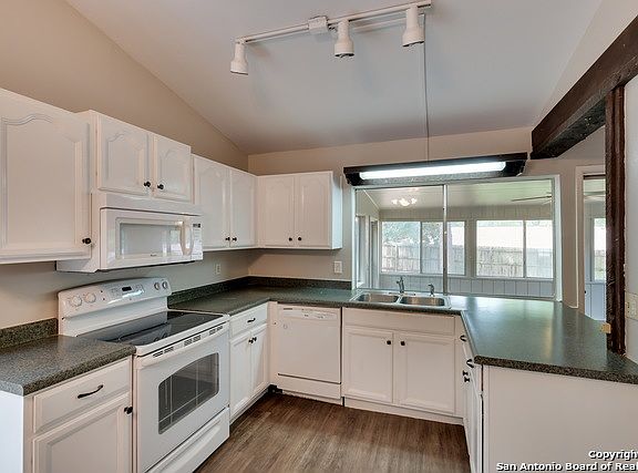3rd image of 8215 Capricorn Dr