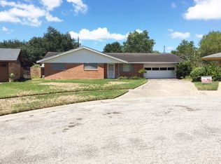 713 Hall Ave, Kingsville, TX 78363