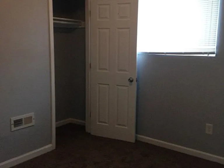 1028 N Lawrence St — Photo 10