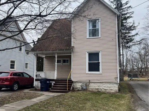 15 Walnut St, Batavia, NY 14020