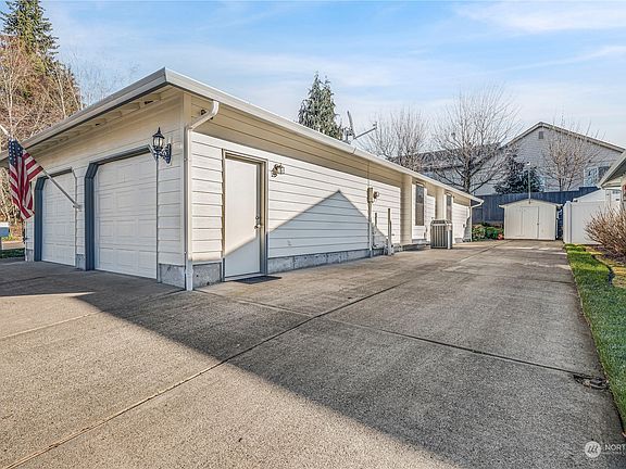 4th image of 9309 NE 26th Court