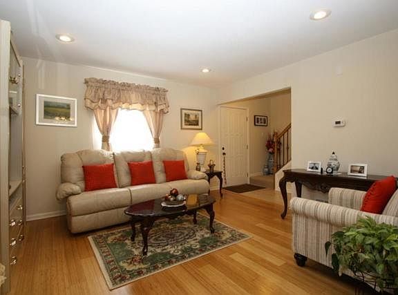 3rd image of 273 Nantucket Hbr