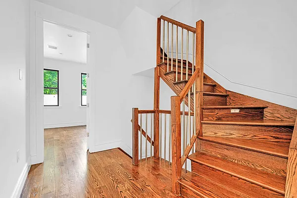 Rented by Brownstone Property Group | media 37