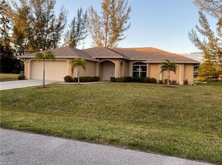 157 SE 21st St, Cape Coral, FL 33990