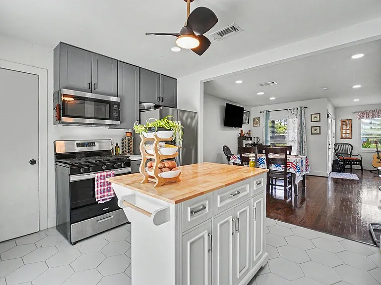5226 Pomander Rd — Photo 10