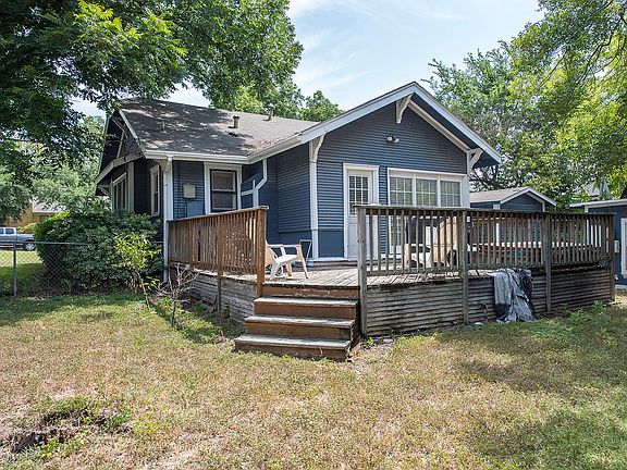 601 Harris-Back with Deck and Hot Tub