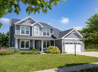 302 Goldenrod Dr, Savoy, IL 61874