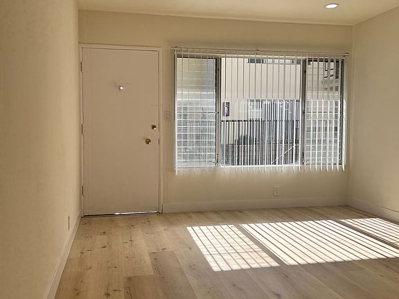 4th image of 1847 N Kingsley Dr #2
