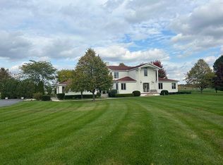 26520 Pemberville Rd, Perrysburg, OH 43551