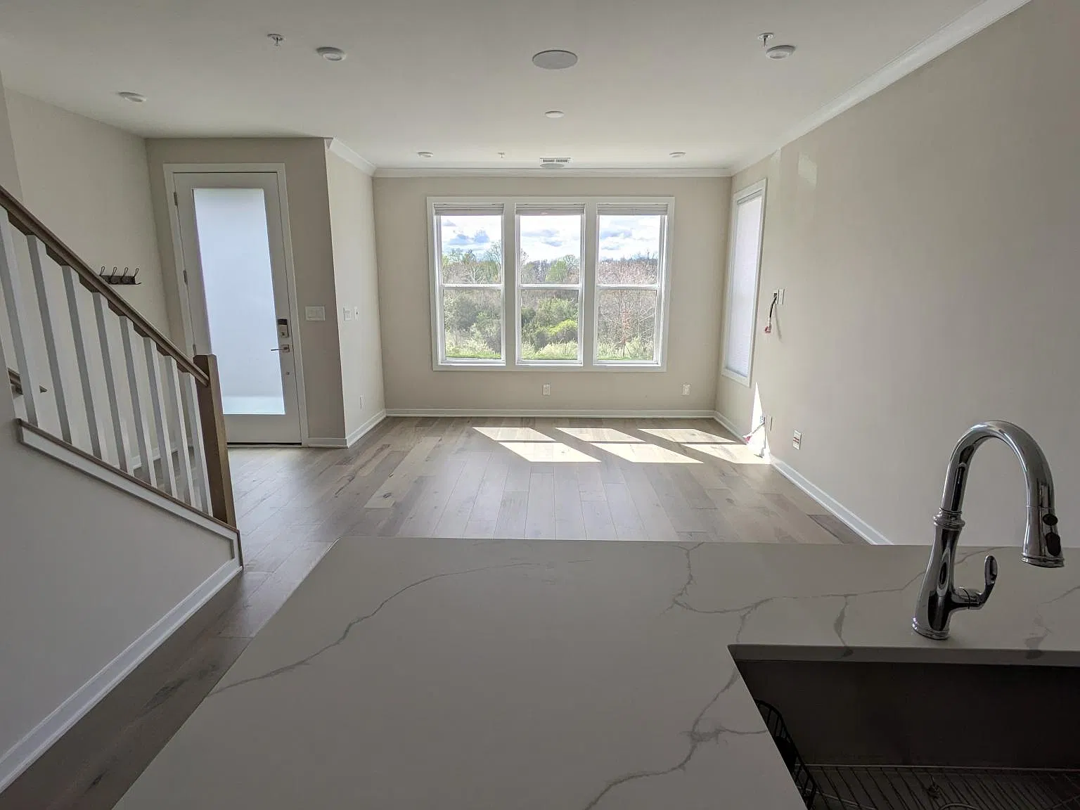 3 bed, 2.5 bath, 1525 sqft, $3,400 — Photo 4