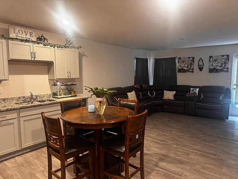 1035 McKittrick Dr — Photo 4