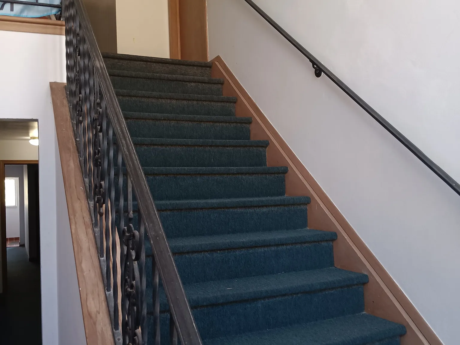 1 bed, 700 sqft, $1,050 — Photo 2