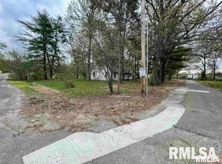 2537 Catalina Ln, Springfield, IL 62702