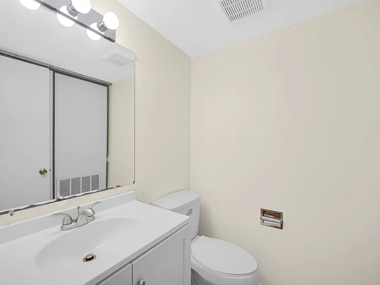 1807 Whitney Dr — Photo 13