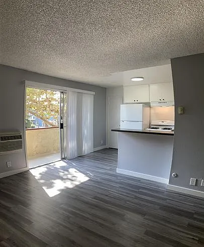 123 S Catalina Street — Photo 21
