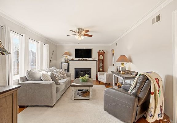 5th image of 128 Barclay St