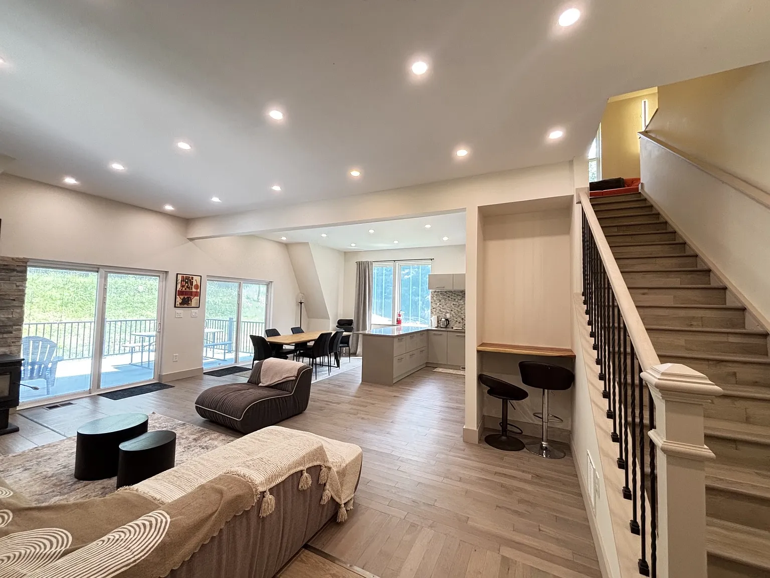 3 bed, 2.5 bath, 2200 sqft, $4,500 — Photo 4
