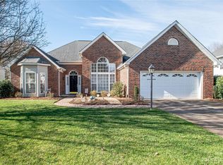 1616 Moonstone Dr, Matthews, NC 28105