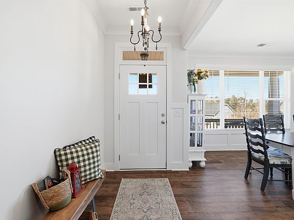 5th image of 208 Claridge Way