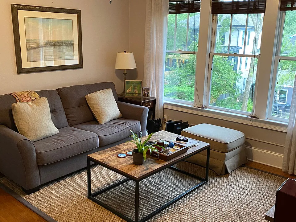 783 Frederica St NE #4