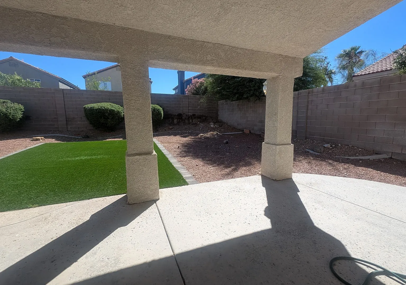 Ft Apache & Cheyenne House - Fresh Paint + Brand-New Carpet Spacious 5-Bedroom Home with 3-Car Ga... — Photo 2