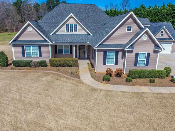 107 Hunter Farm Dr, Senoia, GA 30276