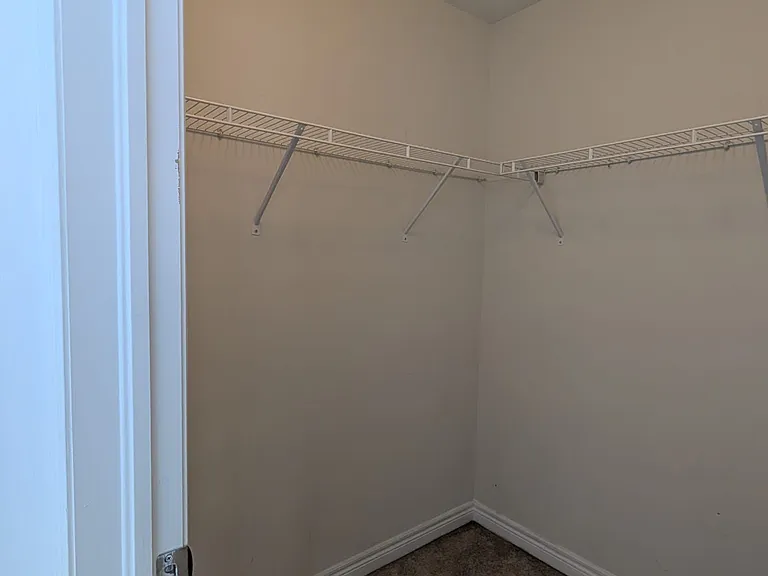 734 Yarfield Cres #MAIN — Photo 10