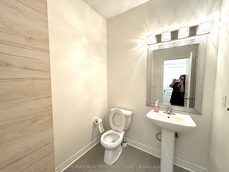 511 William Forster Rd — Photo 13