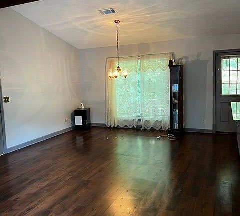 2nd image of 3859 Skidmore Dr