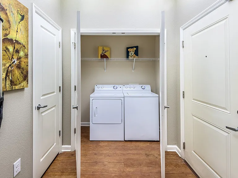 Windward Long Point Apartments — Photo 19