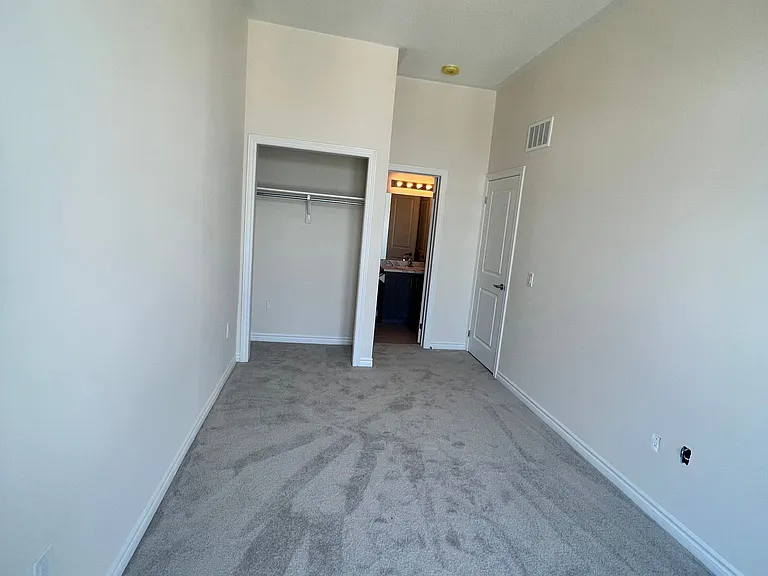 30 Halliford Pl E #208 — Photo 10