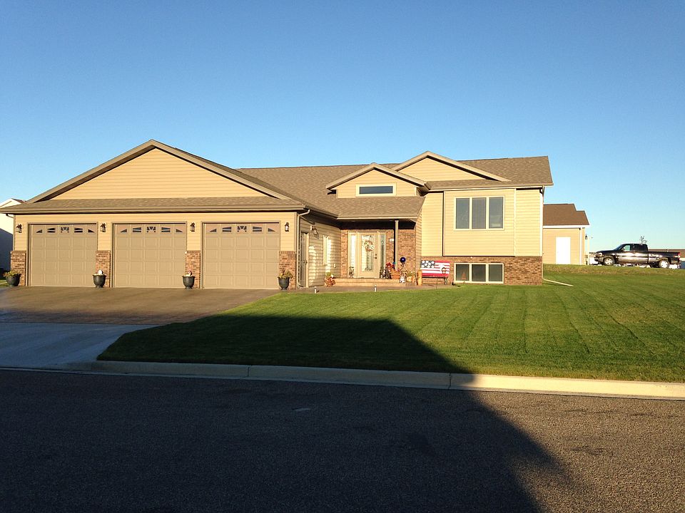 1st image of 2905 N Schaan Dr