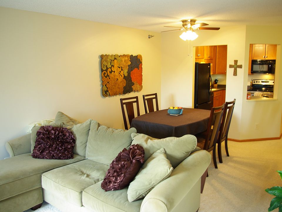1st image of 78 10th St E Unit 504