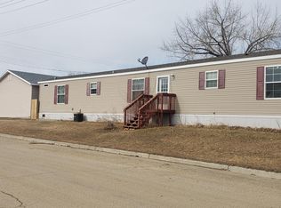 101 Hickman St, Grenora, ND 58845