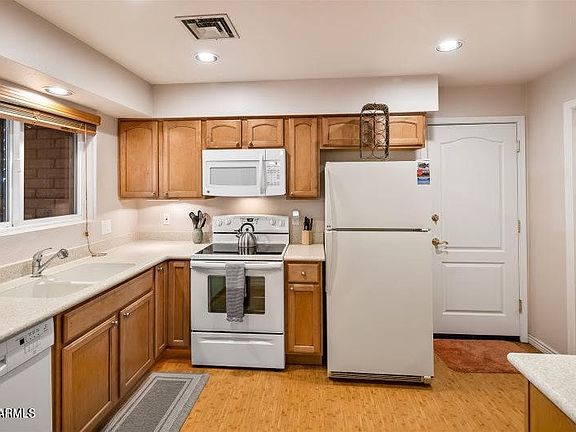 3rd image of 100 Bell Rock Drive