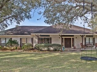 2154 Tipton Rd, Inez, TX 77968