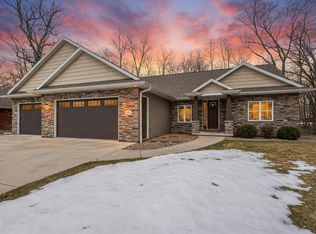 2960 Bally Bunion Ln, Green Bay, WI 54311
