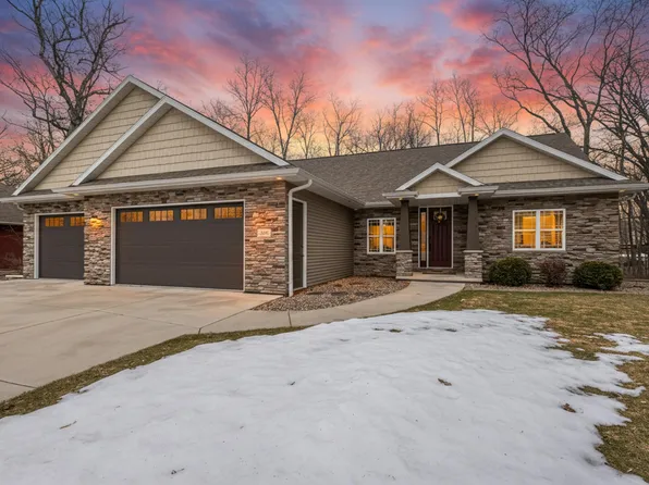 2960 Bally Bunion Ln, Green Bay, WI 54311