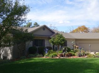 2427 W Juniper Ridge Ct, Janesville, WI 53545