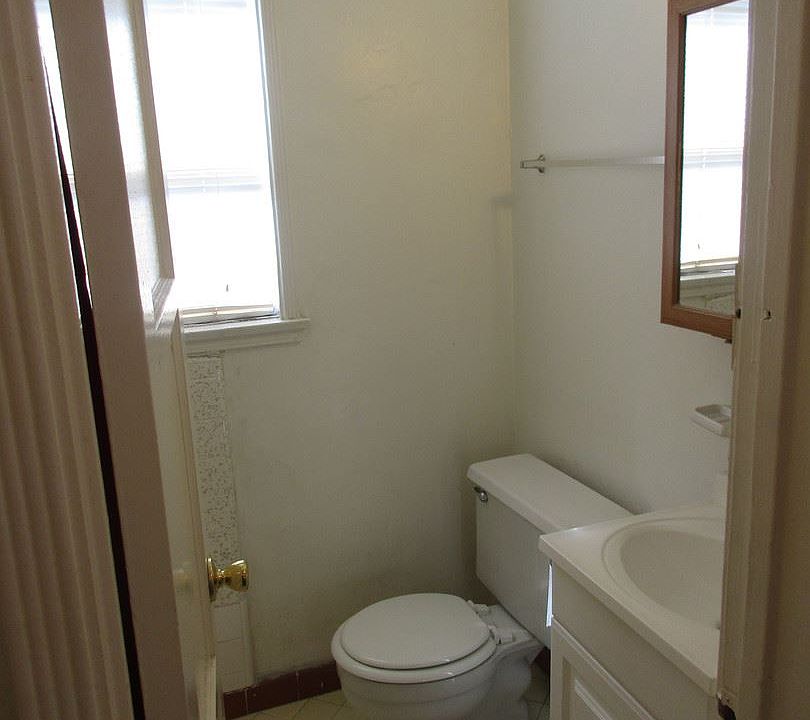 1st image of 2490 Cedar Ave APT 10