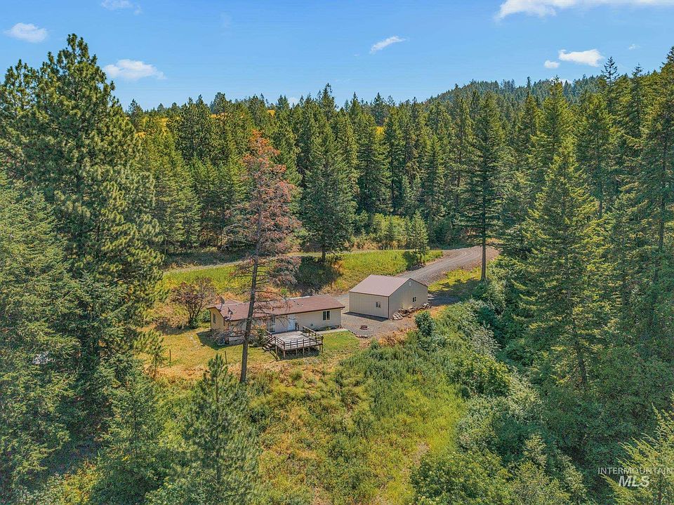 1st image of 40936 Bobcat Ln