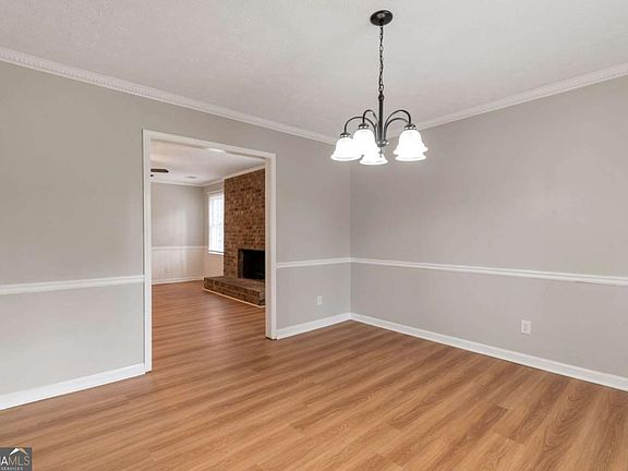 5th image of 263 Devant Pl SW