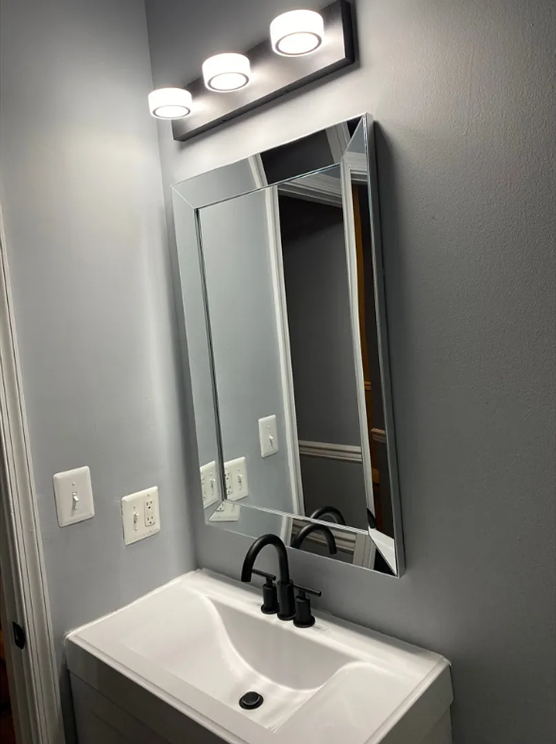 529 S Longwood St $550 Private Room (Shared Bath) — Photo 4