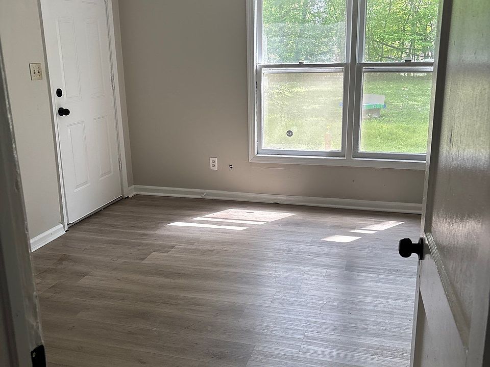 1st image of 118 N College St #B