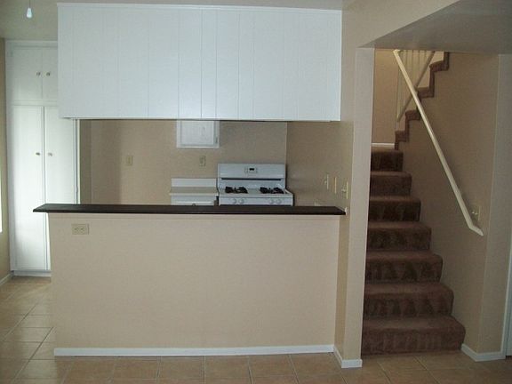 4th image of 1439 W Village Ln