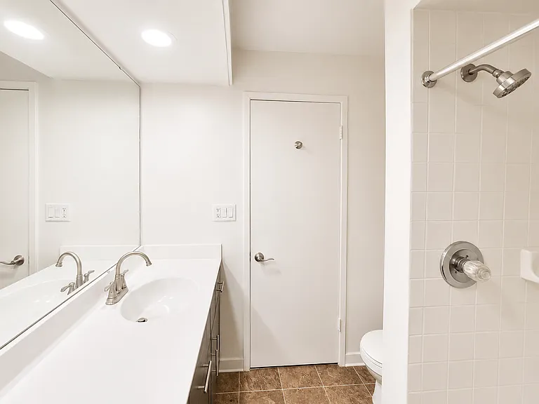 Lexington Hills Apartments — Photo 83