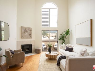 1639 Camden Ave APT 303, Los Angeles, CA, 90025